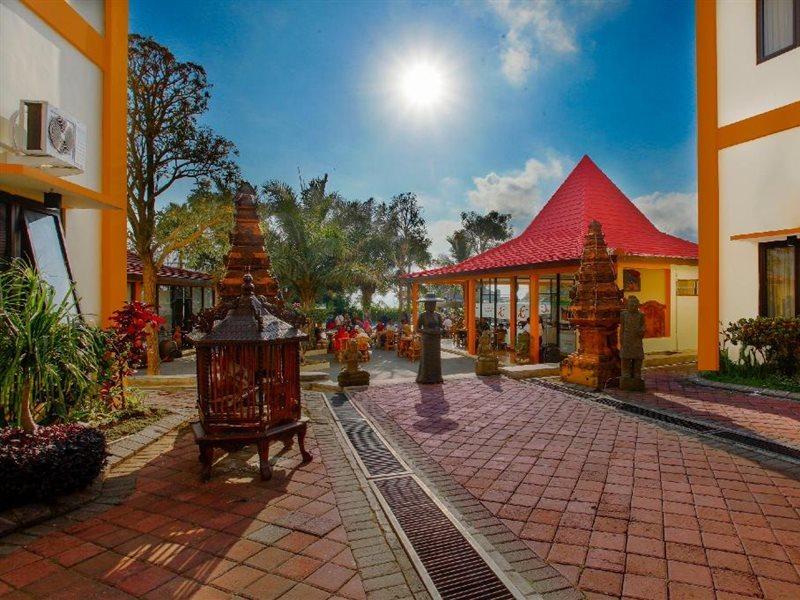 Ciptaningati Hotel Batu  Buitenkant foto