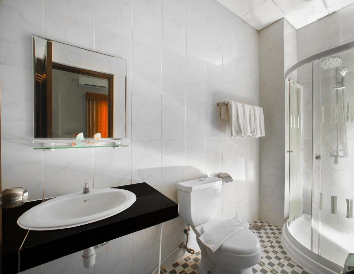 Ciptaningati Hotel Batu  Buitenkant foto