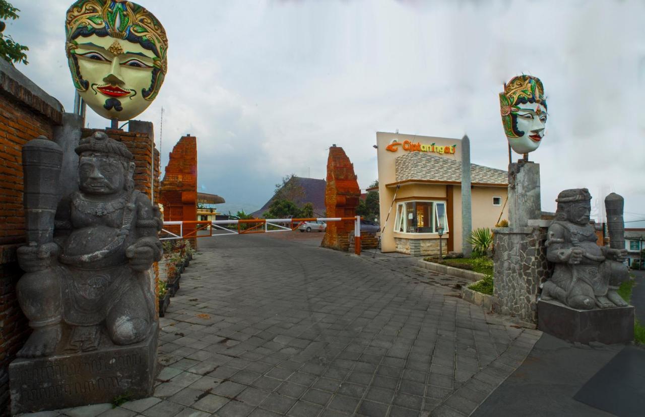 Ciptaningati Hotel Batu  Buitenkant foto